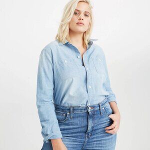 [MADEWELL] Chambray Classic Ex-Boyfriend Shirt in Evie Wash Light Wash Denim XS